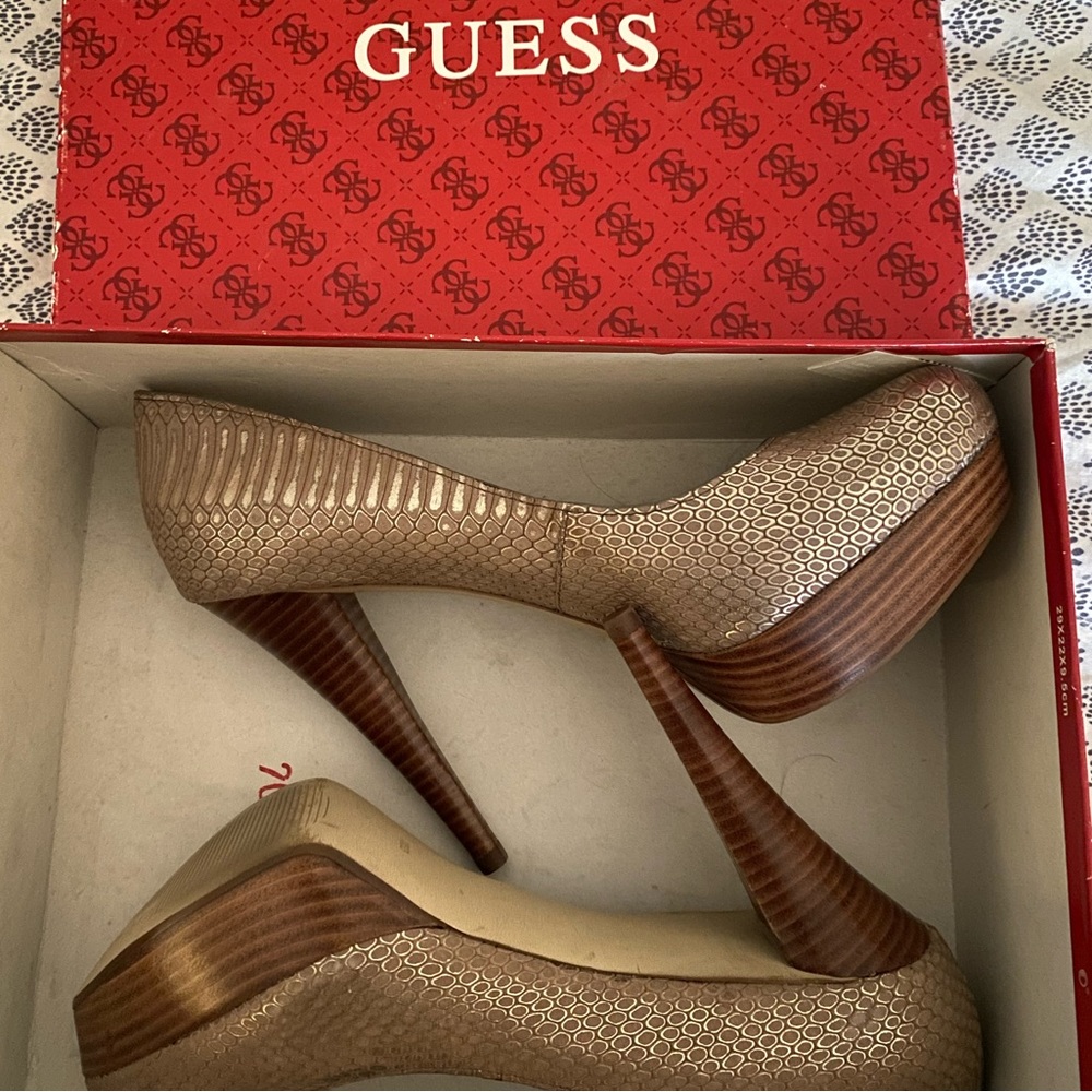 GUESS Pumps Stiletto